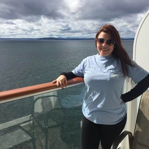 Meet your Posher, Emily